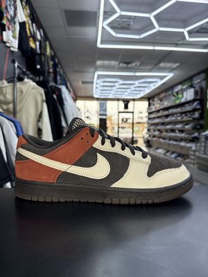 NIKE DUNK “RED PANDA”  (SZ 9.5)  USED/NO BOX