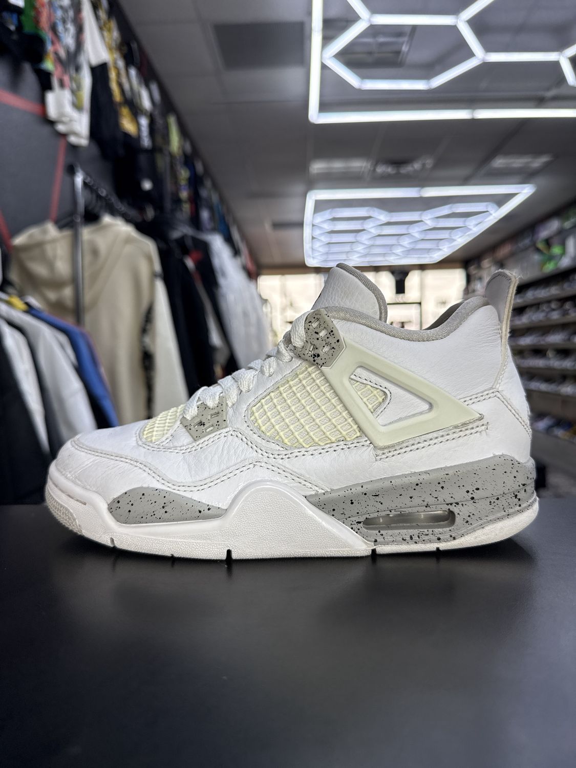 J4 “WHT OREO”  (SZ 4.5Y / 6W)  USED/NO BOX
