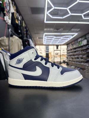 J1 MID “BLUE VOID”  (SZ 3Y)  WORN 1x/NO BOX
