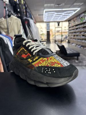 VERSACE CHAIN REACTION “BLK/GOLD/RED”  (SZ 10US / 43)  USED/NO BOX