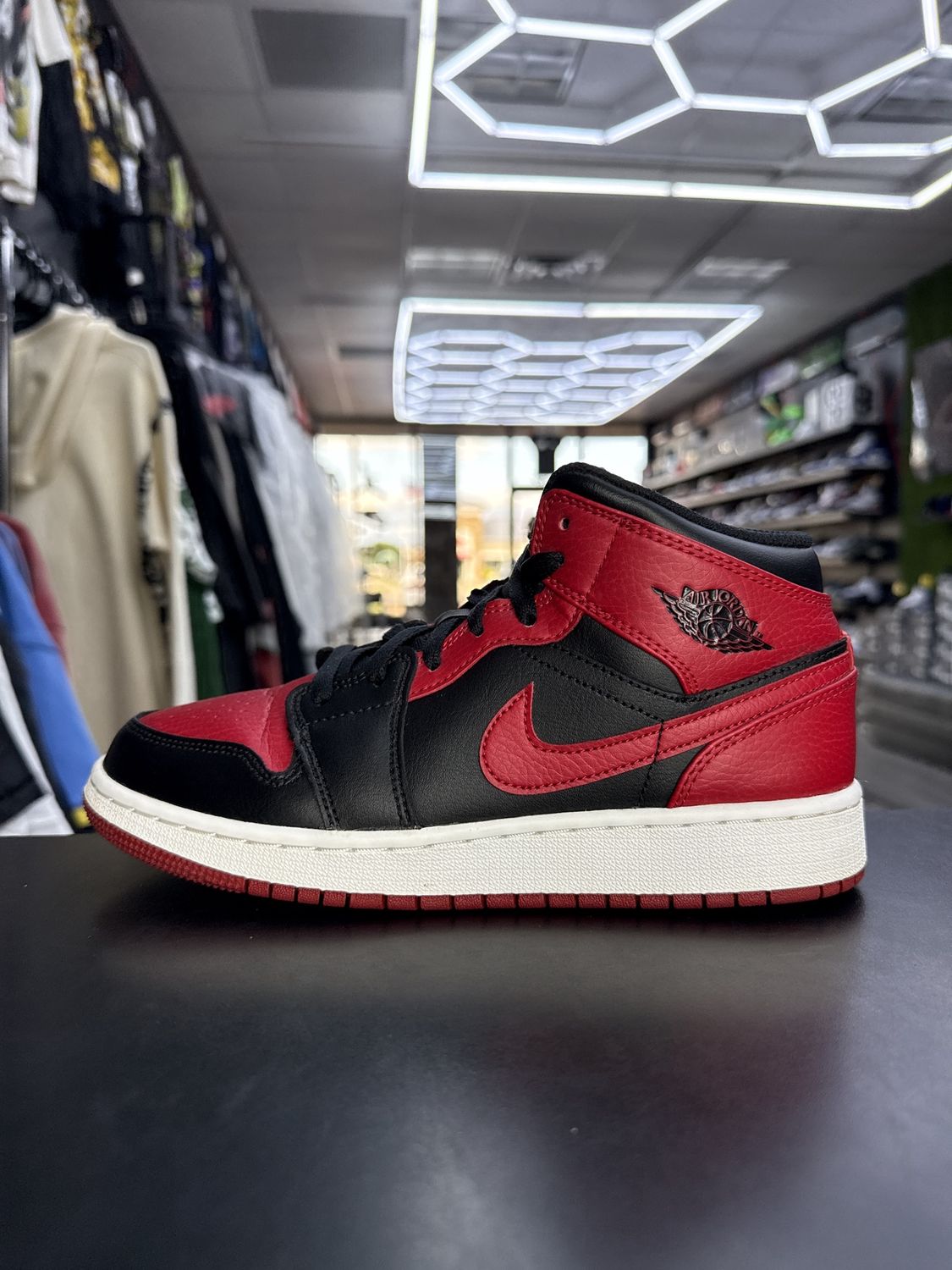 J1 MID “BANNED”  (SZ 5.5Y / 7W)  USED/NO BOX