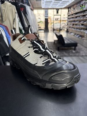 BURBERRY ARTHUR “BLK/WHT CANVIS”  (SZ 14US / 47)  USED/NO BOX