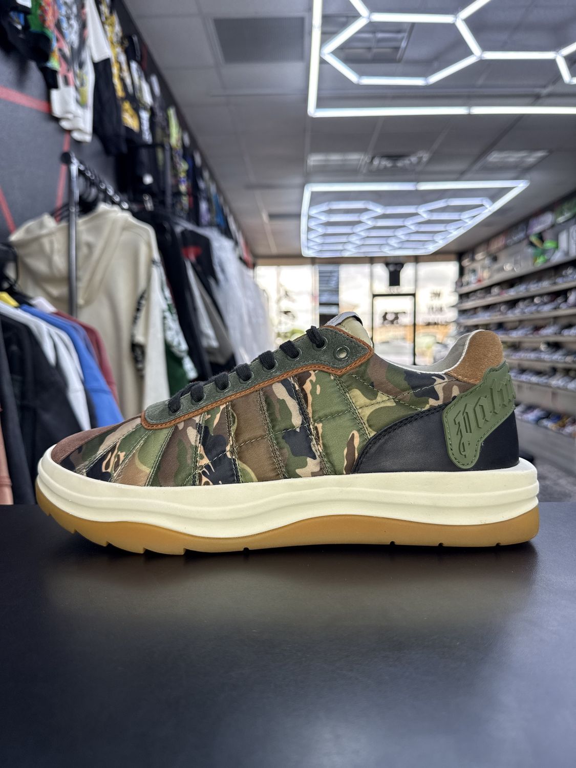 PALM ANGELS TEXTILE LOW “CAMO”  (SZ 10US / 43)  USED/NO BOX
