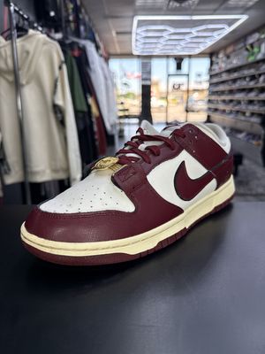 NIKE DUNK “SISTERHOOD/TEAM RED”  (SZ 9.5M / 11W)  USED/NO BOX