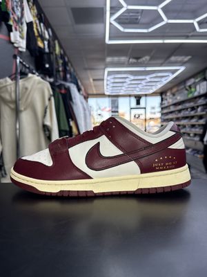 NIKE DUNK “SISTERHOOD/TEAM RED”  (SZ 9.5M / 11W)  USED/NO BOX