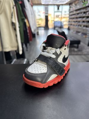NIKE “GREY/INFRARED”  (SZ 5c)  USED/NO BOX