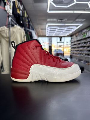 J12  “GYM RED”  (SZ 12c)  USED/OG BOX