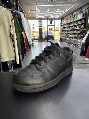 NIKE DUNK “TRIPLE BLK”  (SZ 11c)  USED/OG BOX