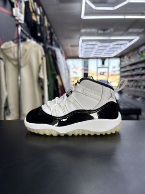 J11 “GRATITUDE”  (SZ 7c)  USED/OG BOX