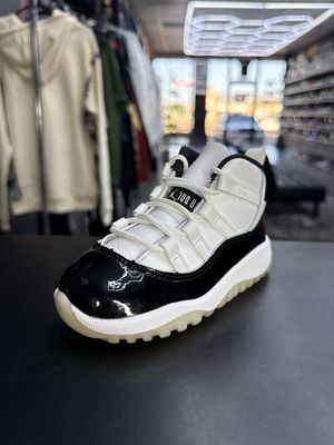 J11 “GRATITUDE”  (SZ 7c)  USED/OG BOX