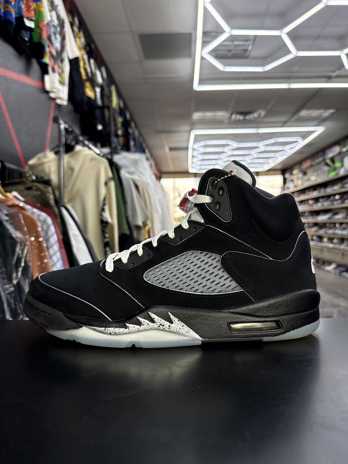 J5  “METALLIC BLK”  (SZ 11)  USED/OG ALL
