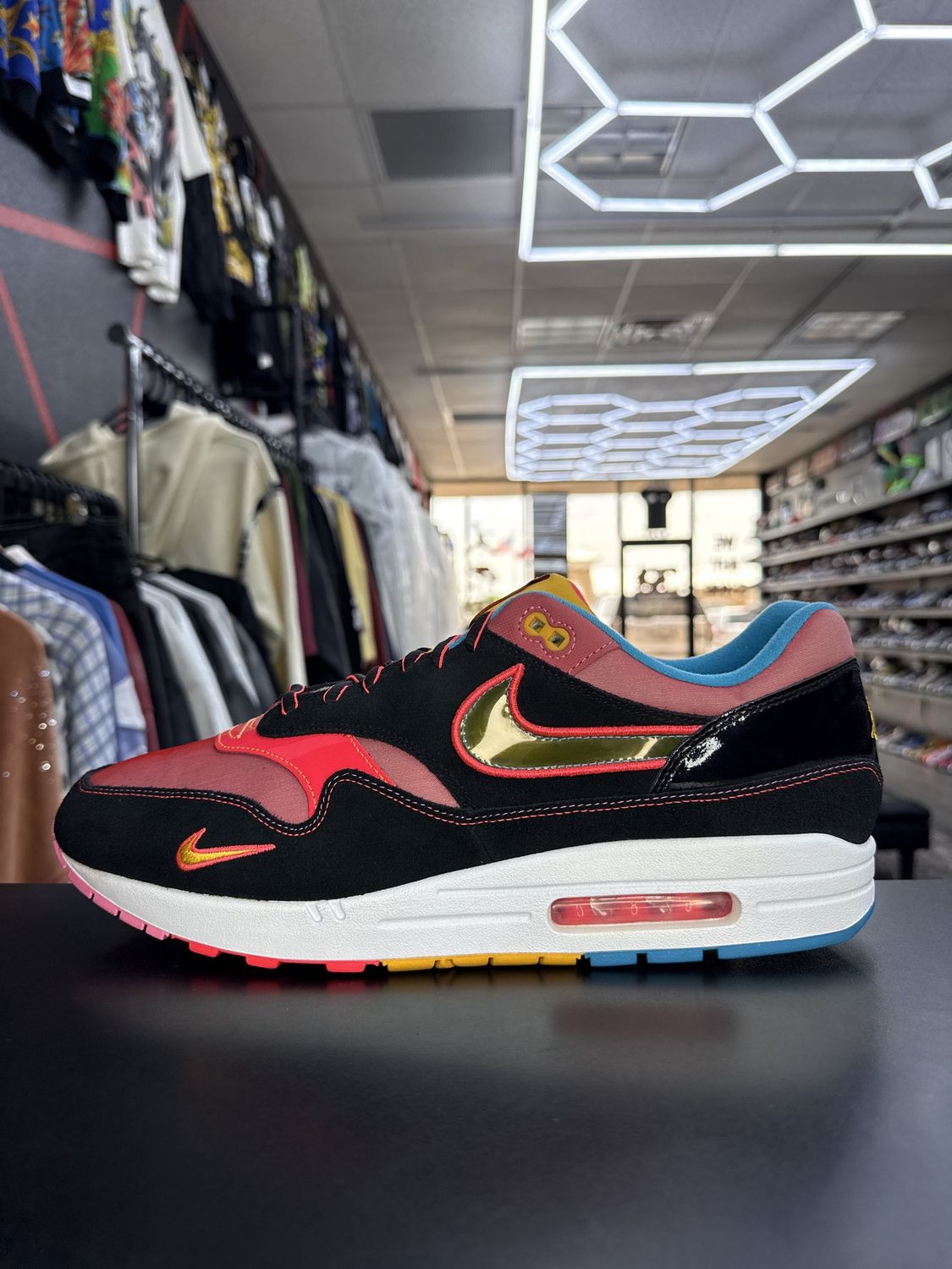 NIKE AIR MAX 1 “CHINATOWN NEW YORK”  (SZ 14)  USED/OG BOX