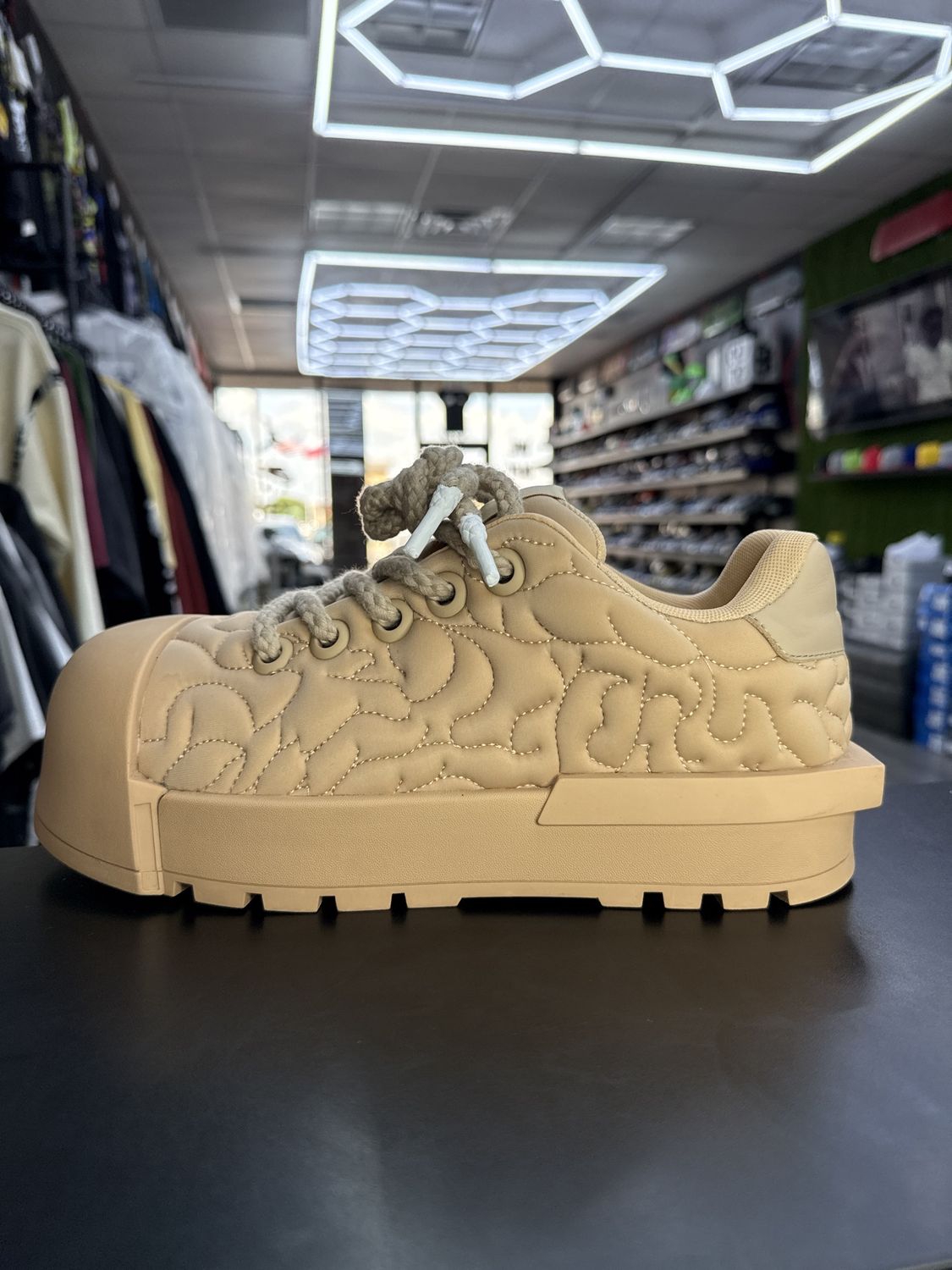 VALABASAS GOLIATH “NUDE”  (SZ 10)  USED/OG ALL