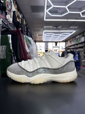 J11 “YEAR OF THE SNAKE”  (SZ 7.5M / 9W)  USED/OG BOX