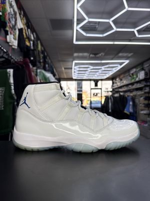 J11  “LEGEND BLUE”  (SZ 10)  USED/OG BOX