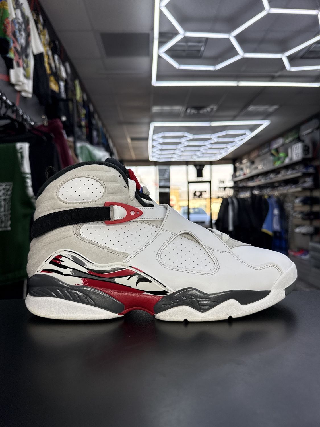 J8  “TRUE RED”  (SZ 11)  USED/OG BOX