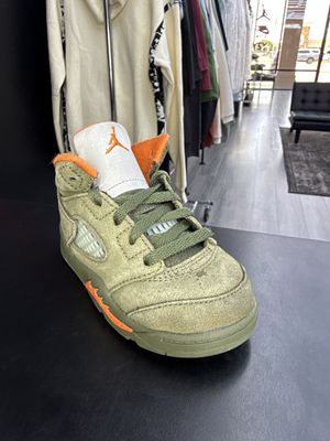 J5 “OLIVE”  (SZ 8c)  USED/NO BOX