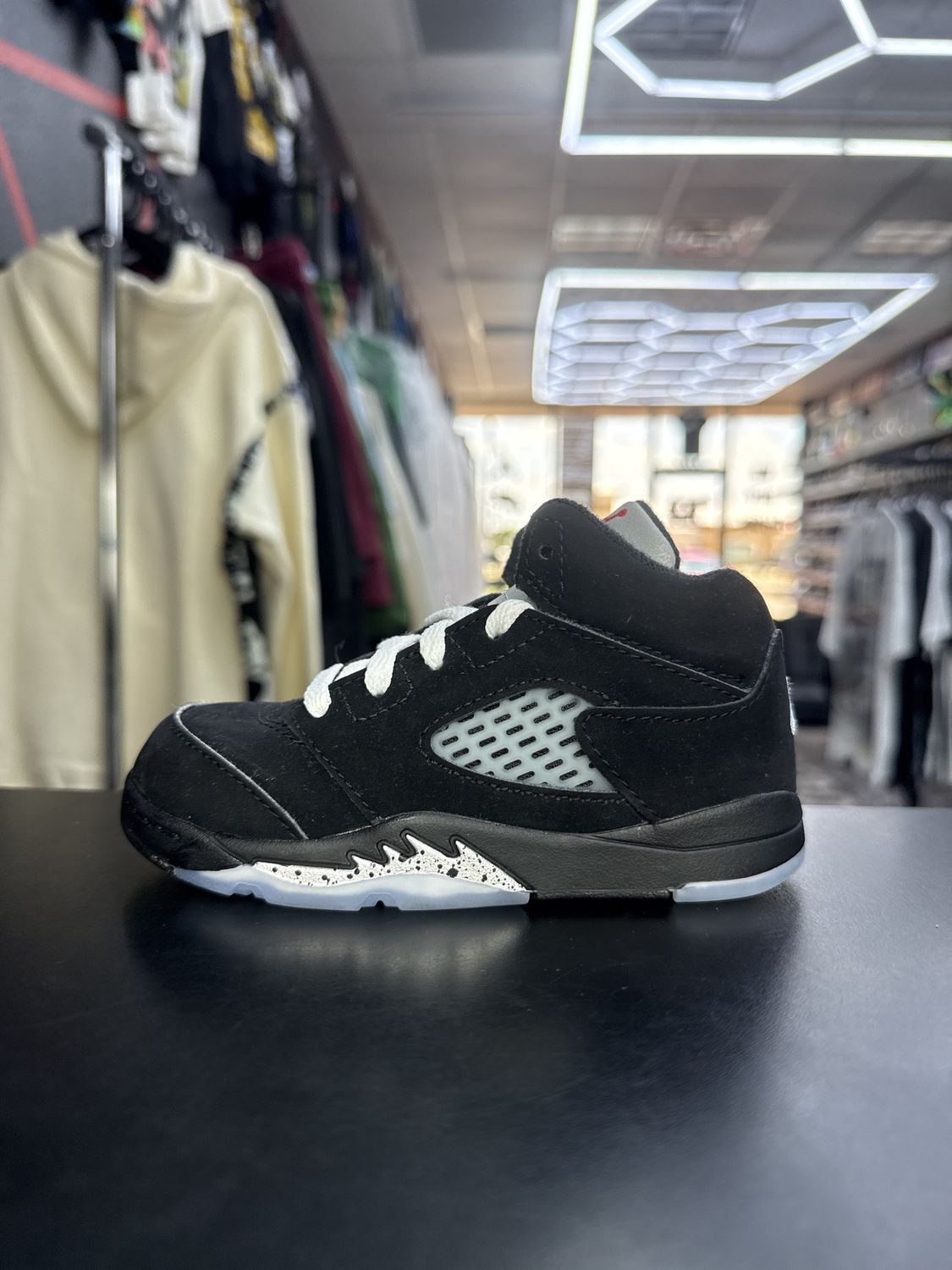 J5 “METALLIC BLK”  (SZ 8c) WORN 1x/NO BOX