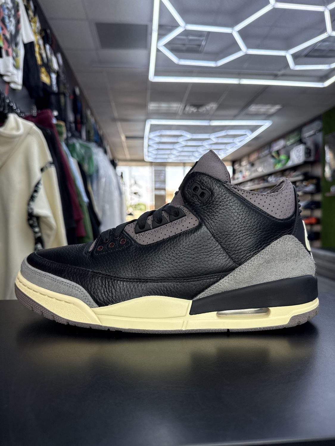 J3 x A MA MANIÉRE “WHILE YOU WERE SLEEPING”  (SZ 10.5M / 12W)  USED/OG ALL