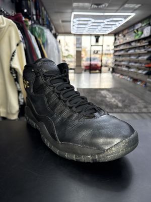 J10  “NYC”  (SZ 11.5)  USED/OG BOX