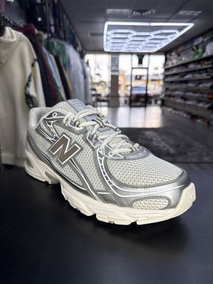 NEW BALANCE 740  “WHT/BROWN”  (SZ 12)  USED/OG BOX