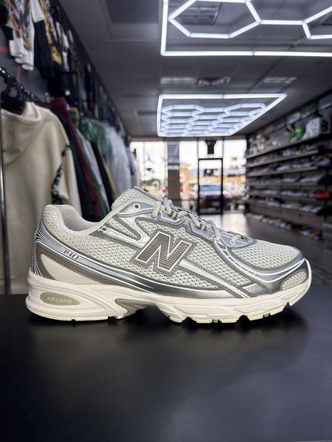 NEW BALANCE 740  “WHT/BROWN”  (SZ 12)  USED/OG BOX