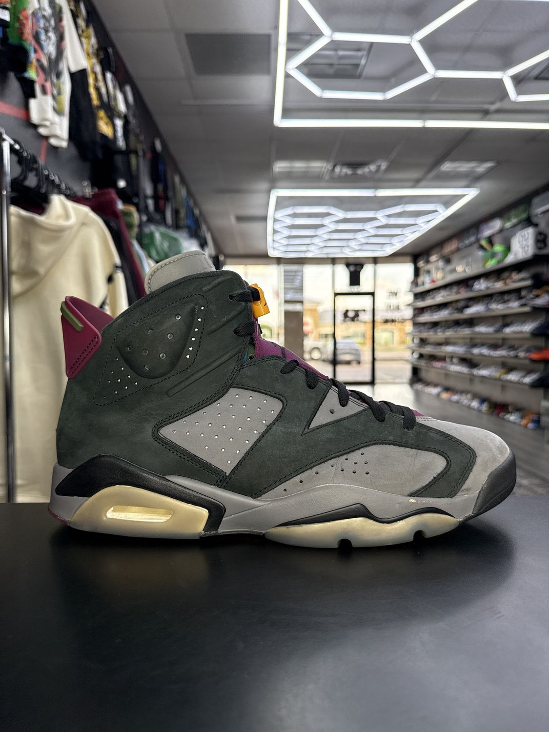 J6  “BORDEAUX”  (SZ 13)  USED/NO BOX
