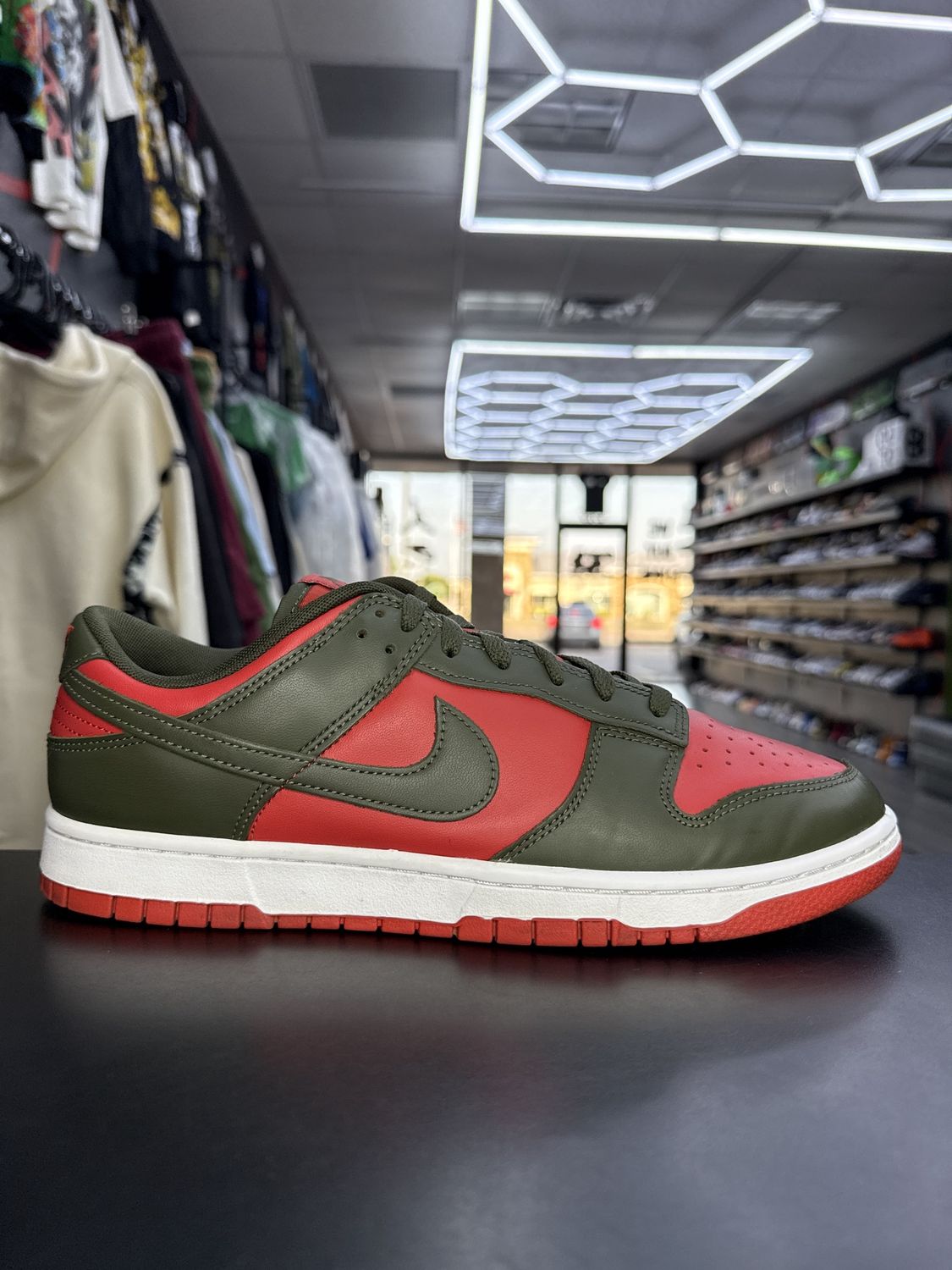 NIKE DUNK “RED CARGO”  (SZ 11.5)  USED/NO BOX