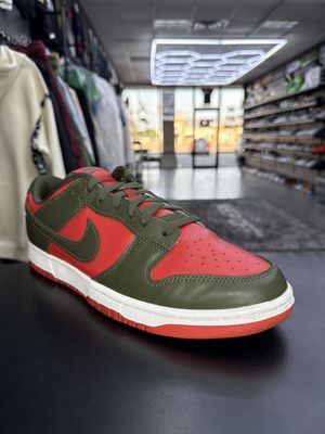 NIKE DUNK “RED CARGO”  (SZ 11.5)  USED/NO BOX