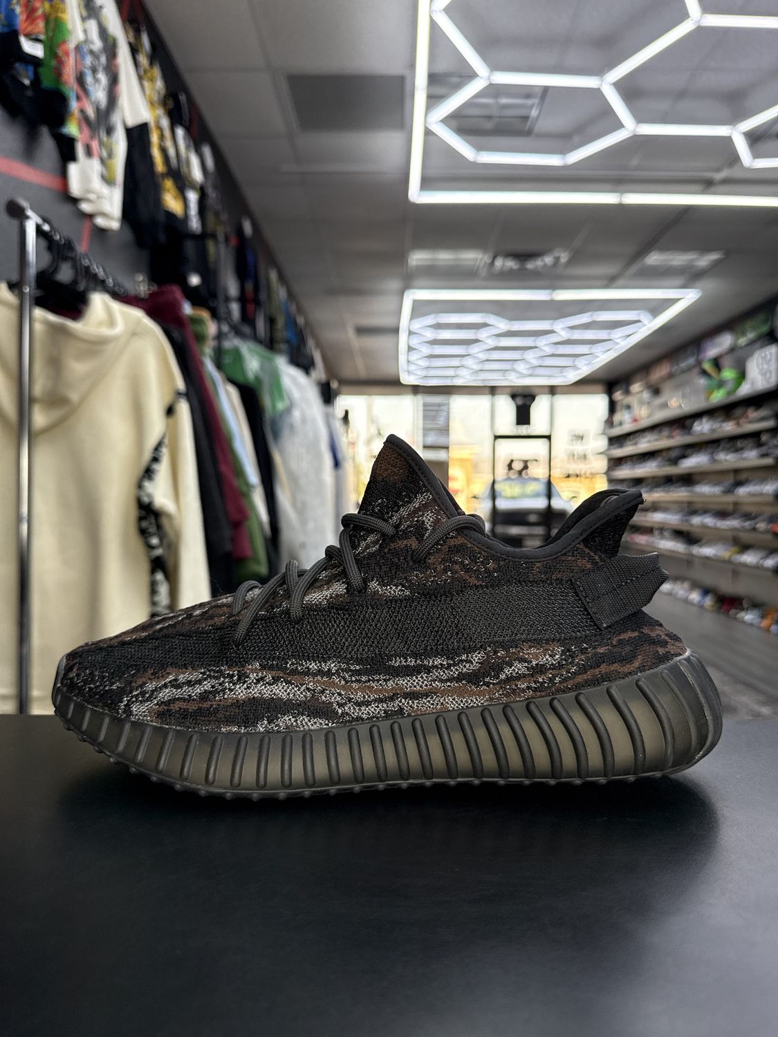 YZY 350 V2  “MX ROCK”  (SZ 10)  WORN 1x/NO BOX