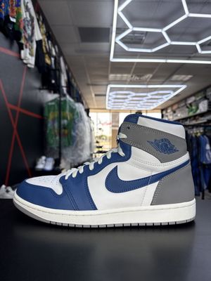 J1 “TRUE BLUE”  (SZ 11)  USED/OG BOX