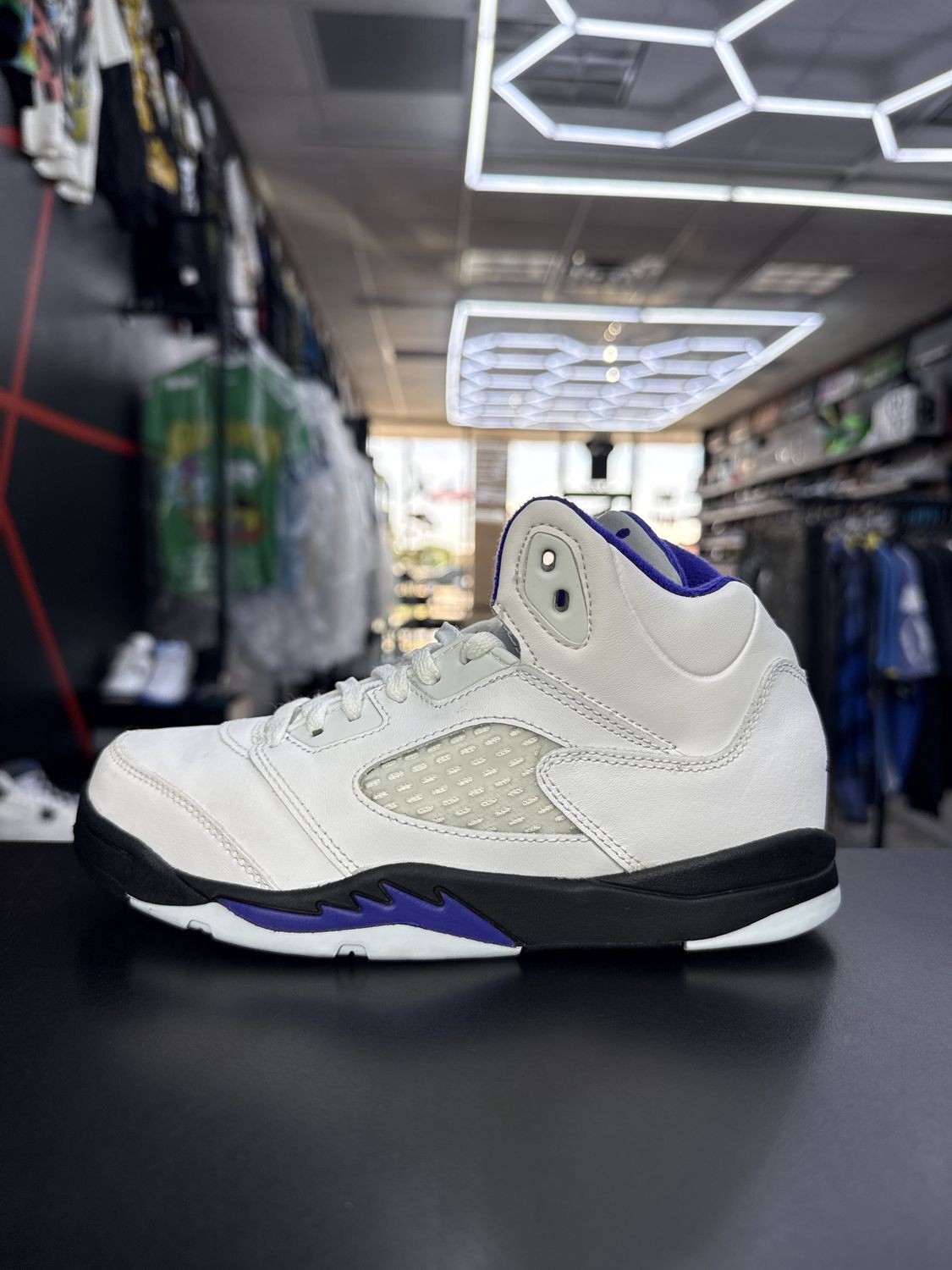 J5 “DARK CONCORD”  (SZ 2.5Y)  USED/OG BOX