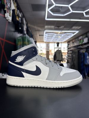 J1 MID “WOLF GREY NAVY”  (SZ 5Y / 6.5W)  USED/OG BOX