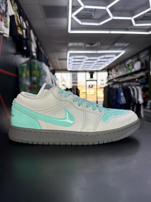 J1 LOW “POLARIOD”  (SZ 8M / 9.5W)  USED/OG BOX