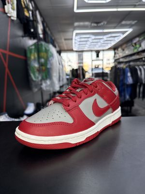 NIKE DUNK “UNLV”  (SZ 5M / 6.5W)  USED/OG BOX
