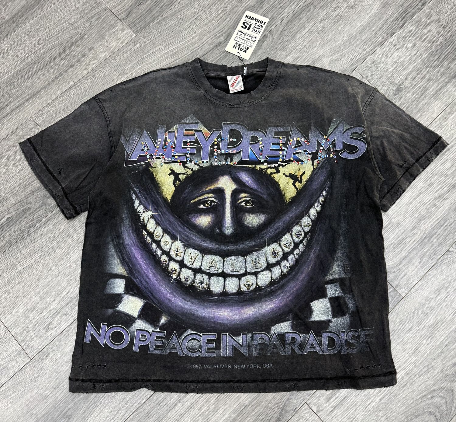 VALE FOREVER TEE “SMILEY FACE”  (X-LARGE)  NEW