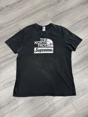 SUPREME TEE “BLK/NORTHFACE”  (X-LARGE)  USED