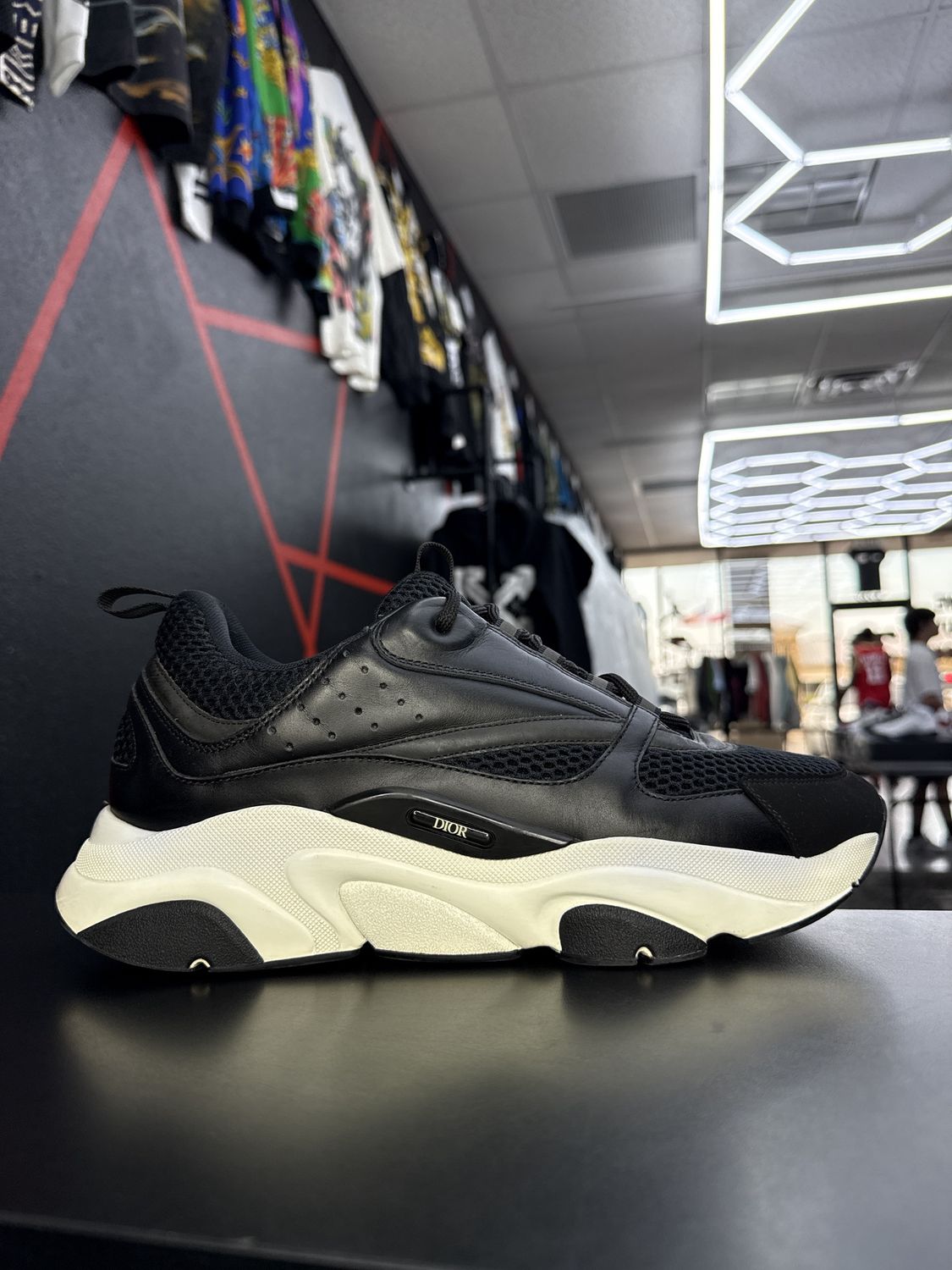 DIOR B22 “BLK/WHT”  USED/NO BOX