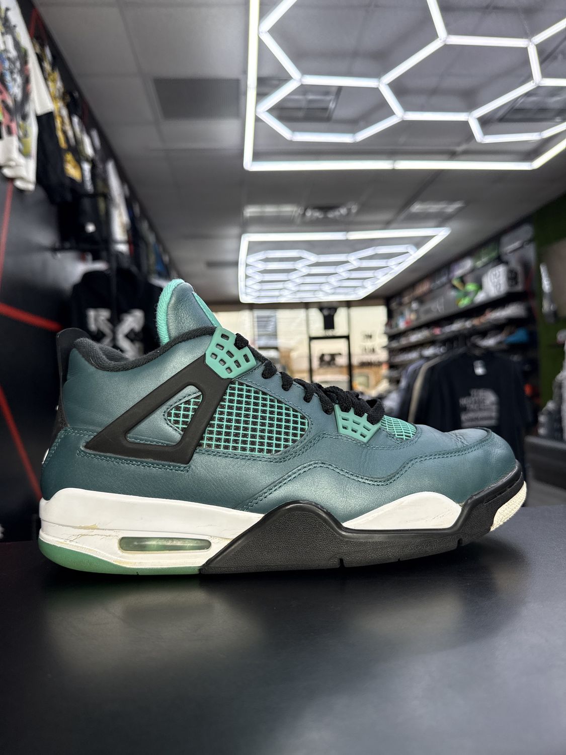 J4 “TEAL”  (SZ 10)  USED/NO BOX