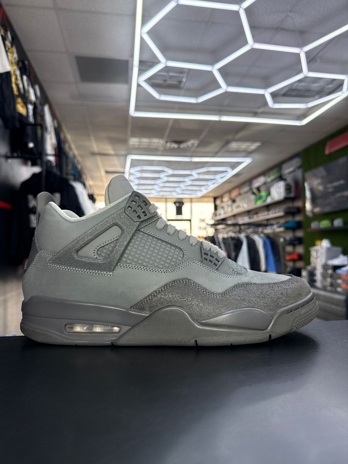J4 “WET CEMENT”  (SZ 12)  USED/OG BOX