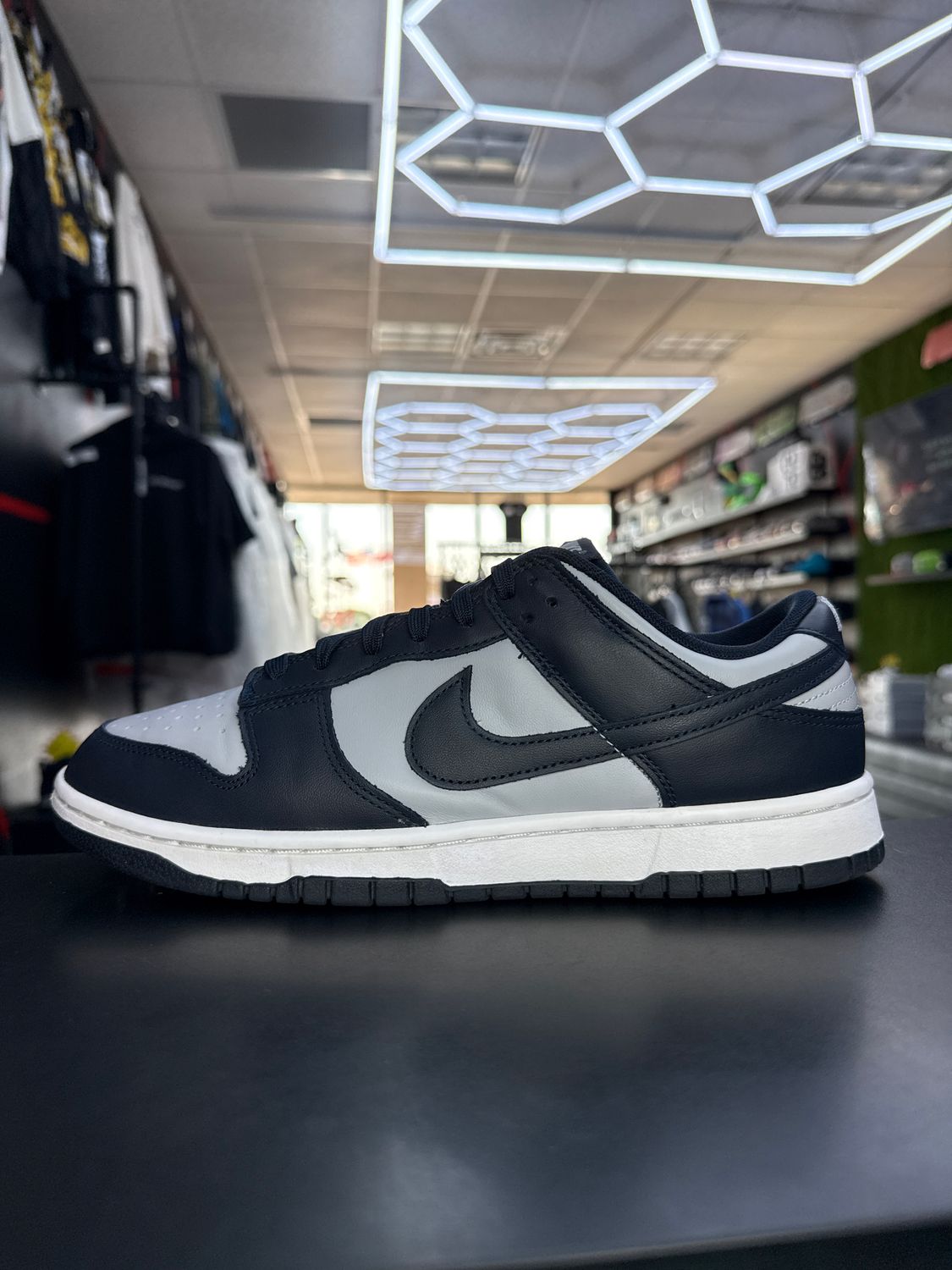 NIKE DUNK “GEORGETOWN”  (SZ 10)  USED/OG BOX