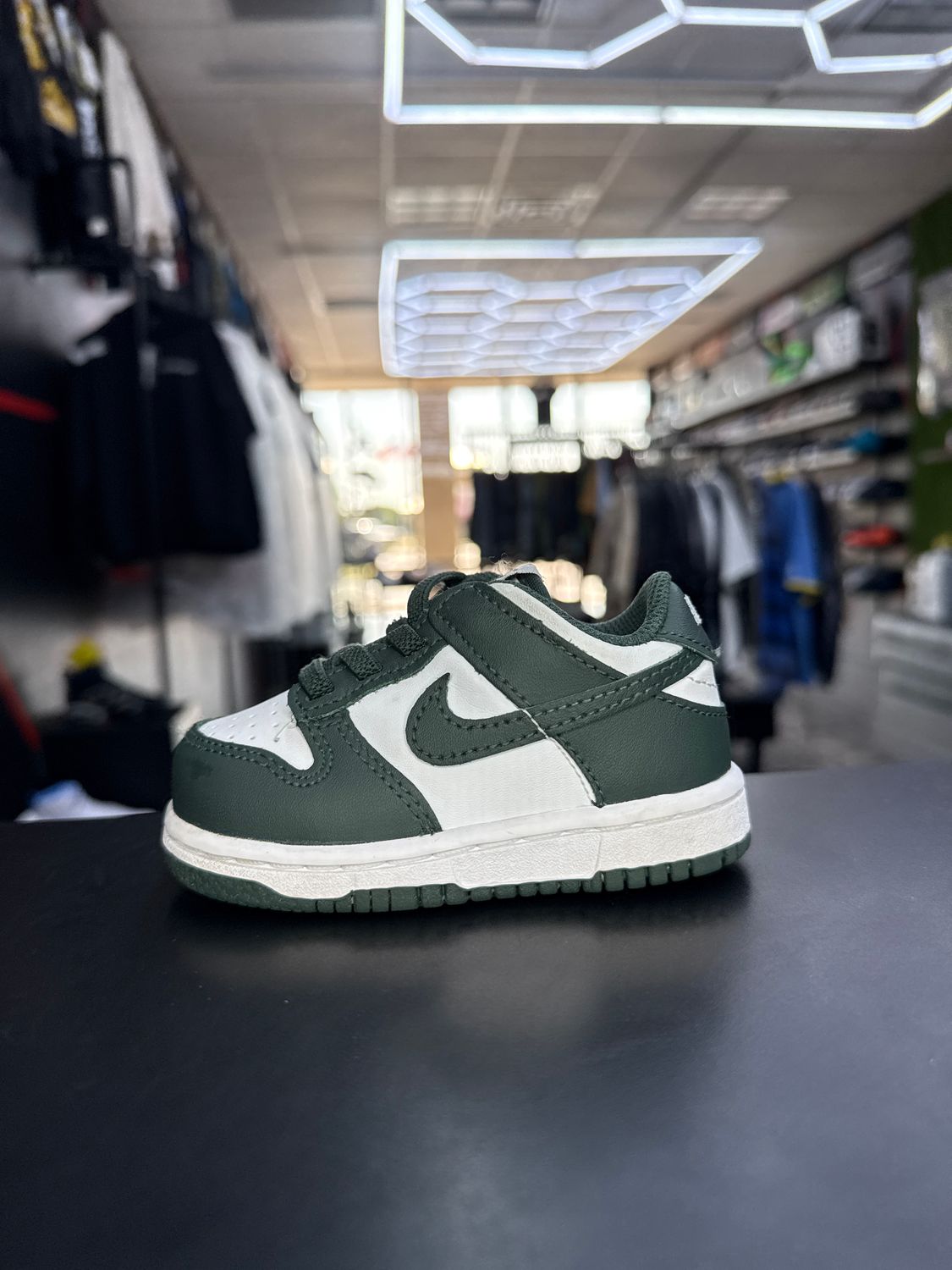 NIKE DUNK “GRN”  (SZ 5c) USED/NO BOX