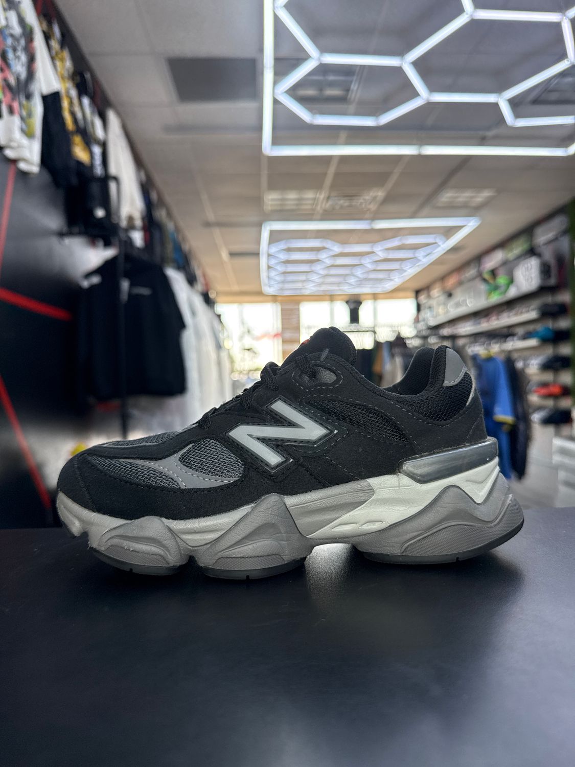 NEW BALANCE 9060 “CASTLE ROCK”  (SZ 1.5Y)  USED/NO BOX