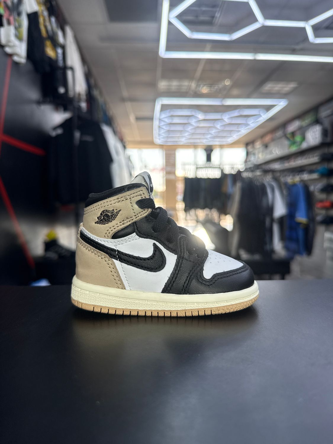 J1 “LATTE”  (SZ 4c)  USED/NO BOX