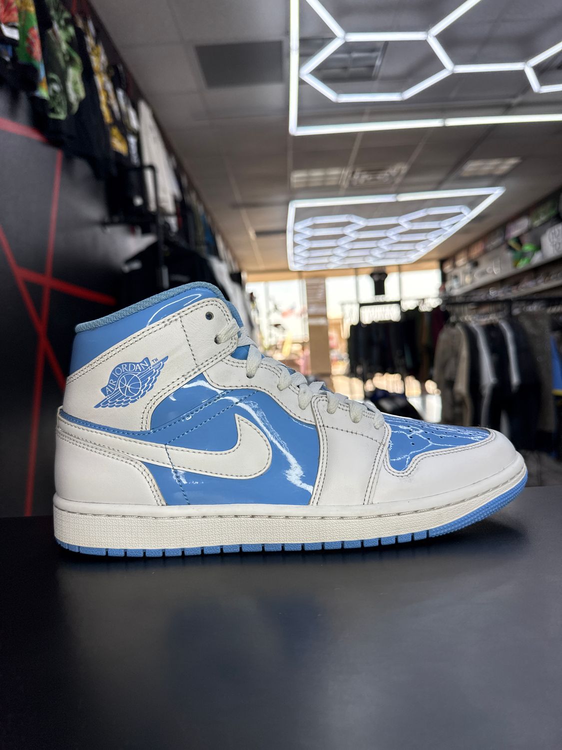 J1 MID “LEGEND BLUE”  (SZ 8.5)  USED/NO BOX