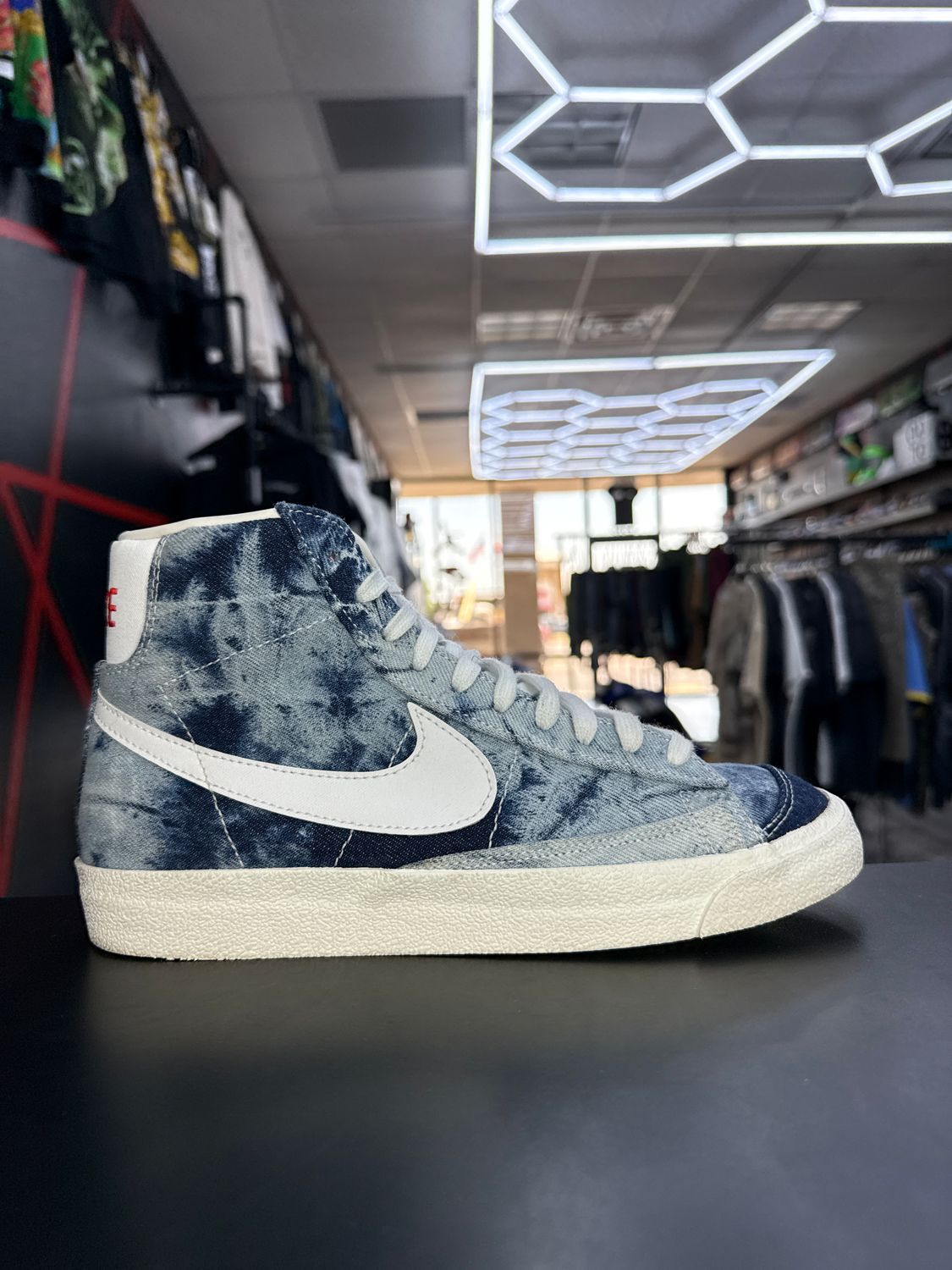 NIKE BLAZER MID 77 “WASHED DENIM”  (SZ 7.5M / 9W)  USED/NO BOX