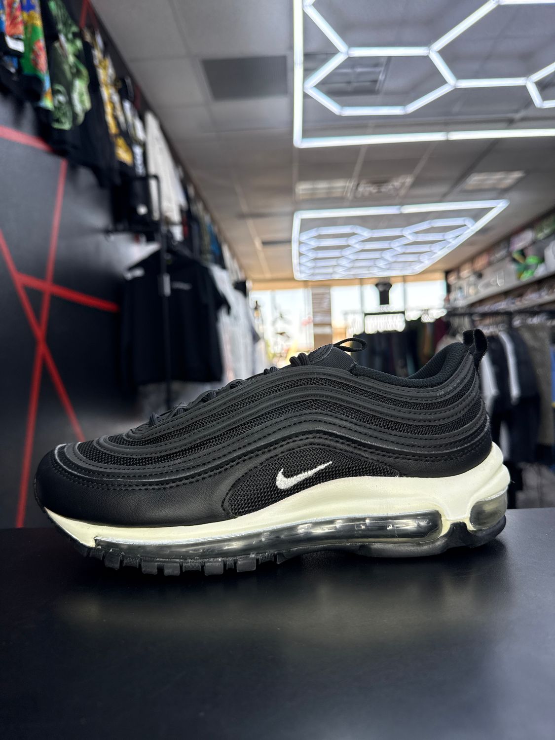 NIKE AIR MAX 97 “BLK/WHT”  (SZ 6.5M / 8W)  USED/NO BOX