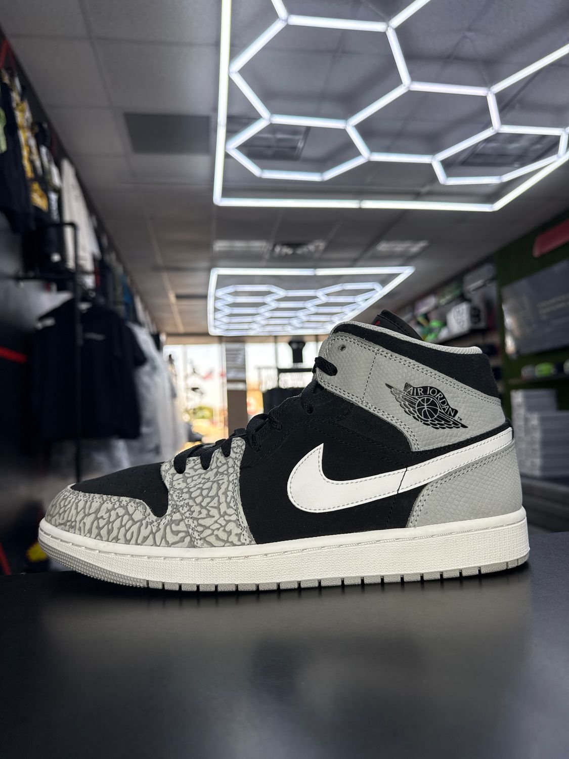 J1 MID “ELEPHANT PRINT”  (SZ 12)  USED/OG ALL