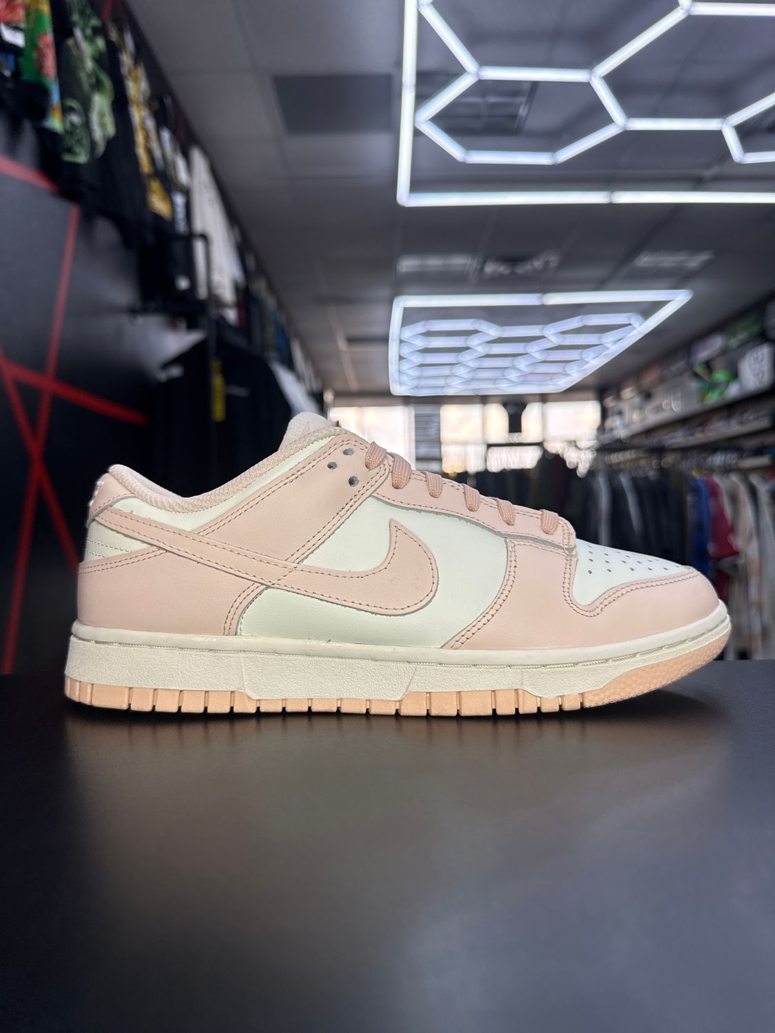 NIKE DUNK “ORANGE PEARL”  (SZ 6.5M / 8W)  USED/OG BOX