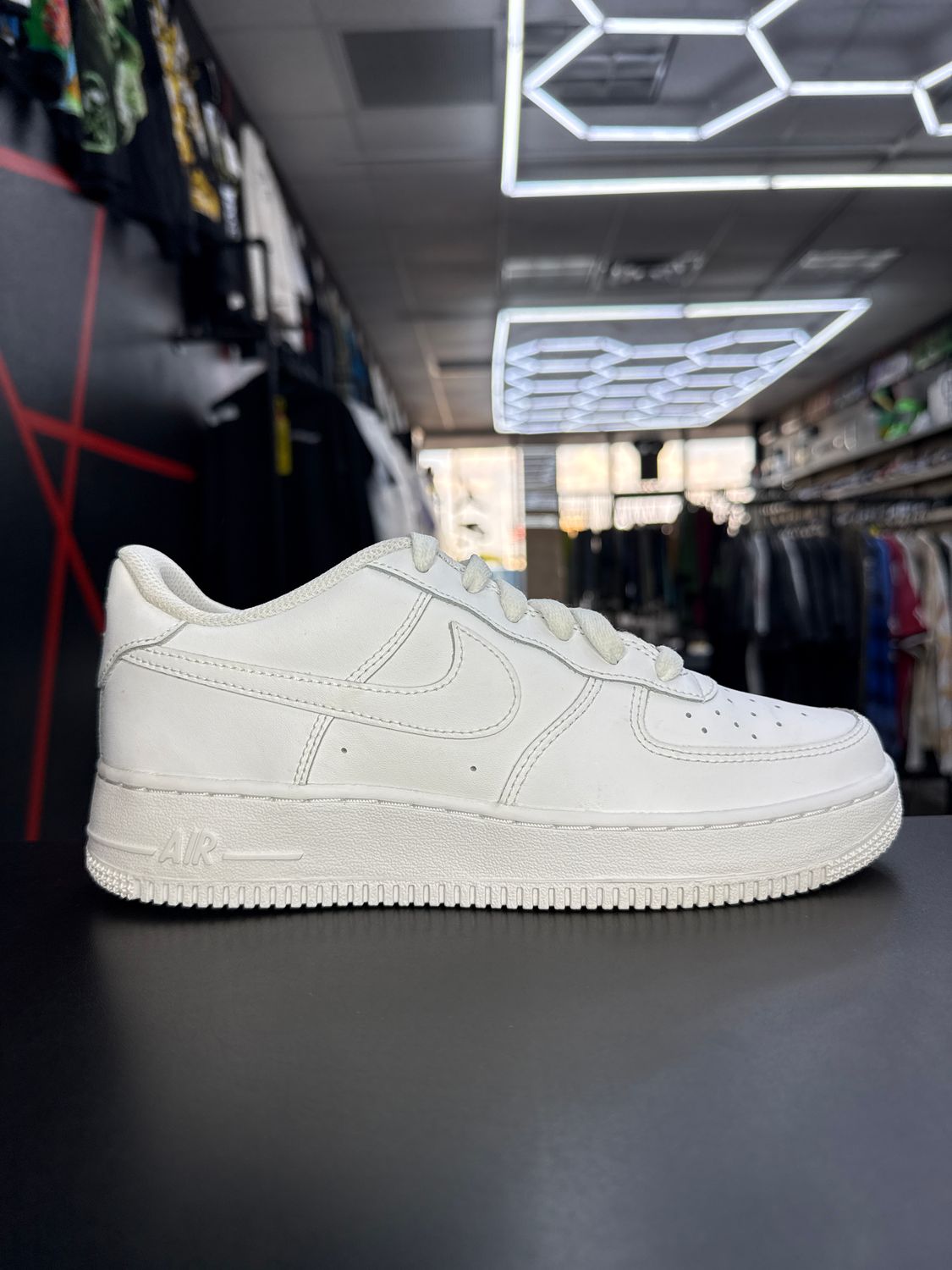 NIKE AF1 “WHT”  (SZ 6.5Y / 8W)  USED/OG BOX